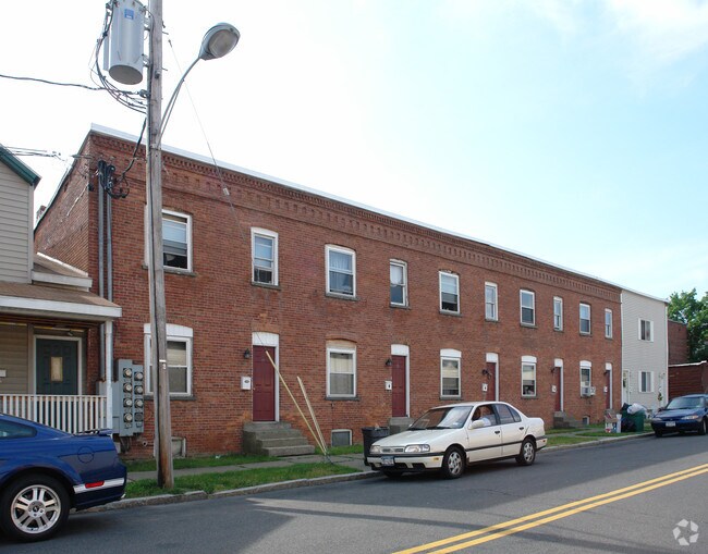 114124 Paine St, Green Island, NY 12183 Apartments Green Island, NY
