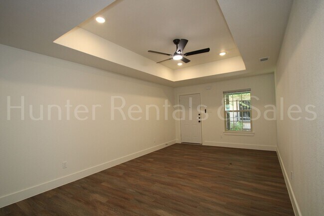 Building Photo - 1811 Elkins Ave
