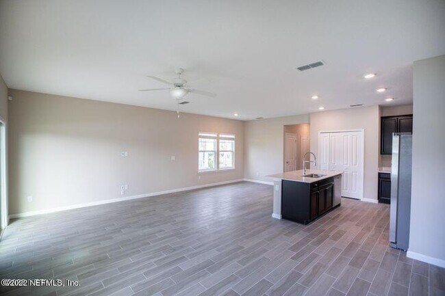 Foto del edificio - 407 Boracay Cir