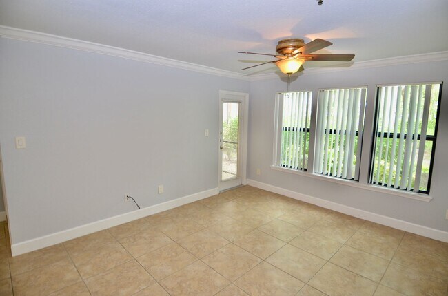 Foto del edificio - One bedroom one bathroom condo in Palmer Ranch