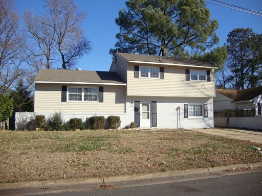 Building Photo - 205 Eastfield Ct