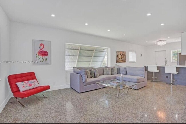 Foto del edificio - 1005 NE 16th Pl