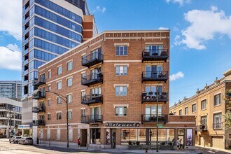 Building Photo - 544 N Milwaukee Ave