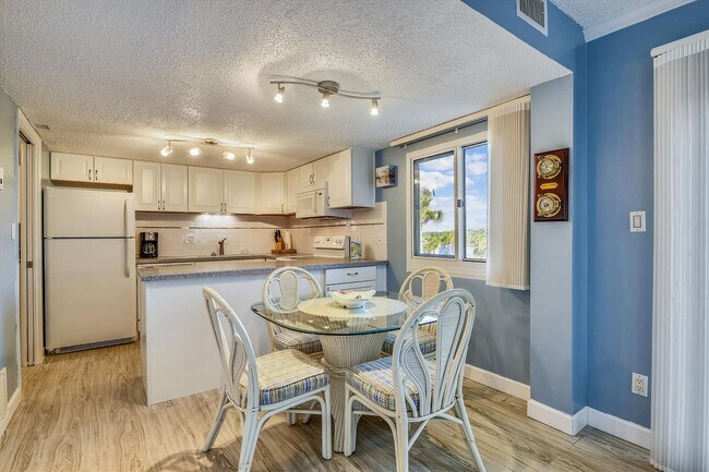 Foto del edificio - 23223 Front Beach Rd