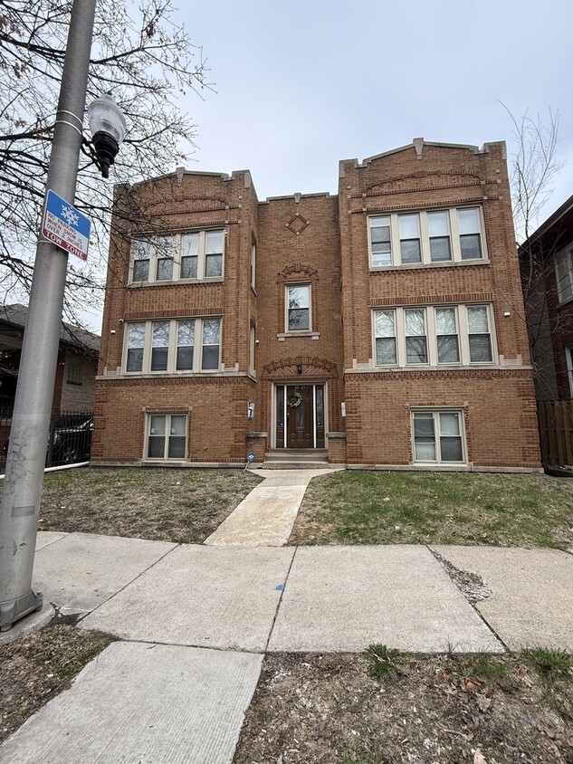 Primary Photo - 1025 S Austin Blvd