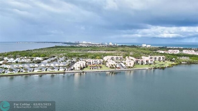 Foto del edificio - 3412 NE Causeway Blvd