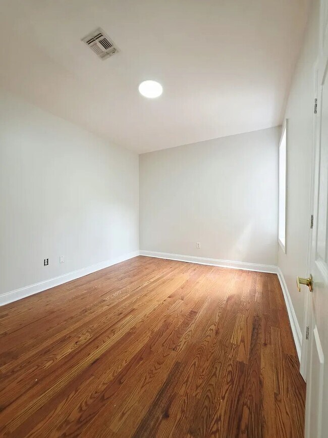 Foto del edificio - 162 Bergen Ave