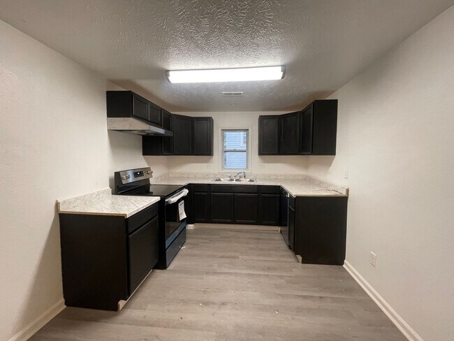 Foto del edificio - Available Now 3 Bedroom 1 Bath house!!