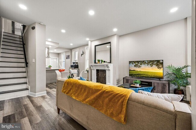 Photo - 930 N 30th St Townhome