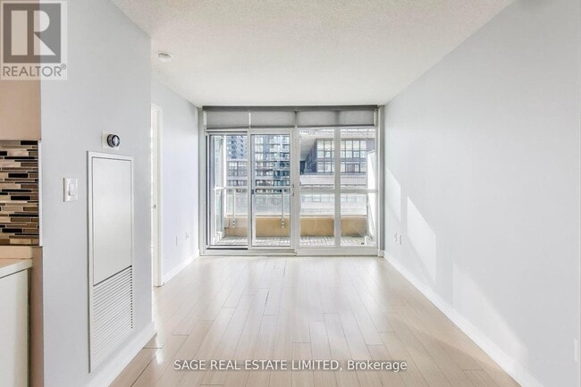 Photo du bâtiment - 10 Capreol Ct