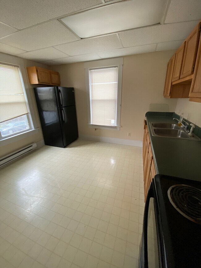 1900 Vineyard St Unit 3, Bluefield, WV 24701 Apartment for Rent in