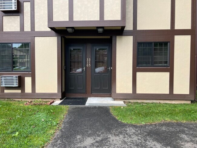Foto del edificio - 315 Foxwood Ln
