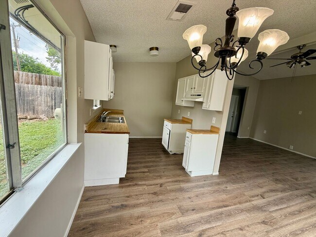 Foto del edificio - Cute 2-Bedroom in Lakeside