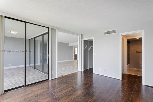 Foto del edificio - 501 SW 11th Pl