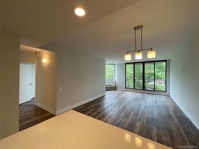 Foto del edificio - 50 E Hartsdale Ave