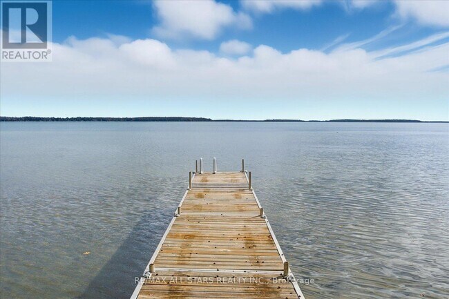 Photo du bâtiment - 2999 Lakeside Dr