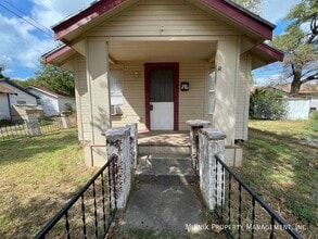 Building Photo - 3810 SW 7th Ave