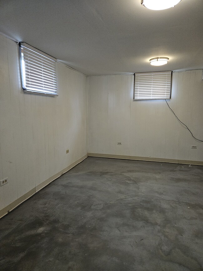 Building Photo - 2904 Plum Dr