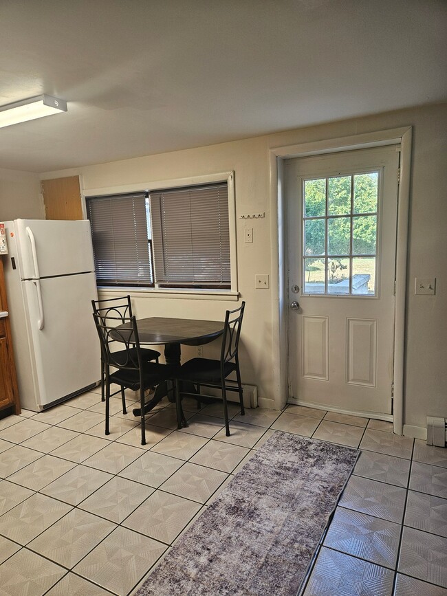 Building Photo - 118 Brandy Ln