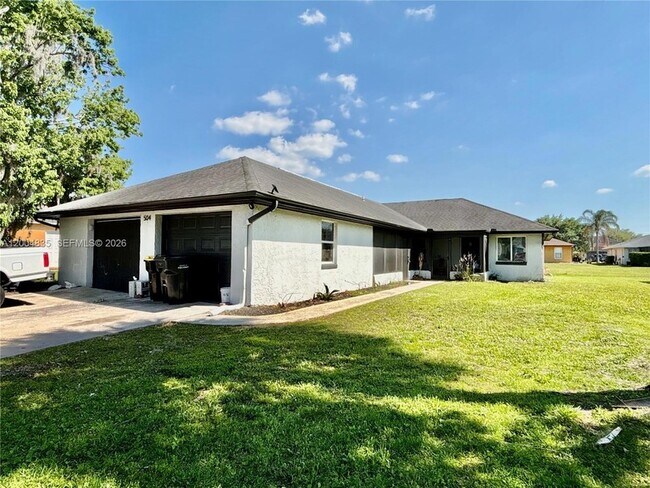 Building Photo - 504 Blackbird Ln