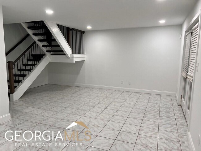 Building Photo - 7204 Lancaster Loop