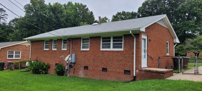 Building Photo - 2111 Carpenter St