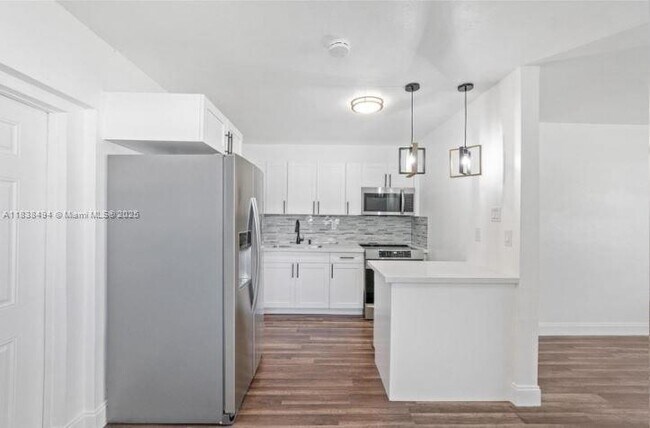 Foto del edificio - 1040 NW 23rd Terrace