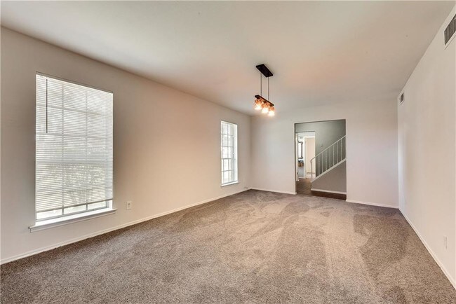 Building Photo - 3740 Kiest Crest Dr