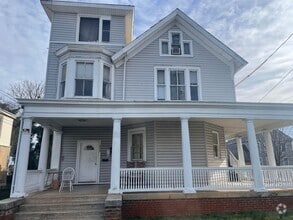 Building Photo - 912 Floyd St