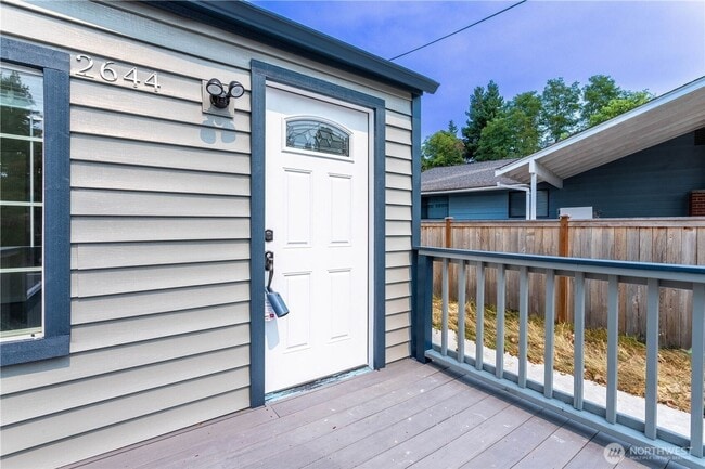 Foto del edificio - Beautifully Renovated 4-Bedroom Home in Desirable Arbor Heights!