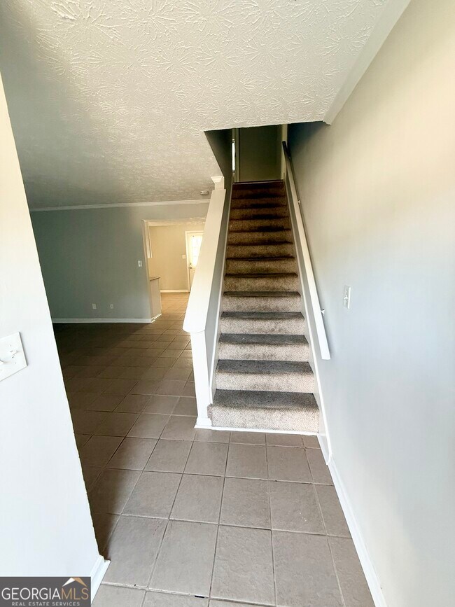 Building Photo - 240-240 Toby Springs Ln
