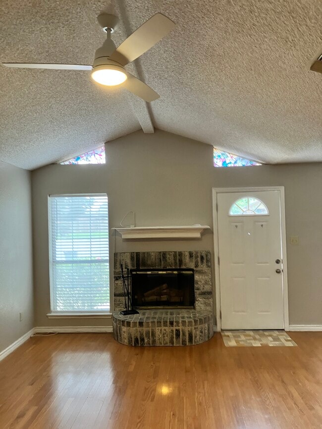 Living room - 2083 Rodeo Ct