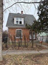 Building Photo - 421 W Lamme St