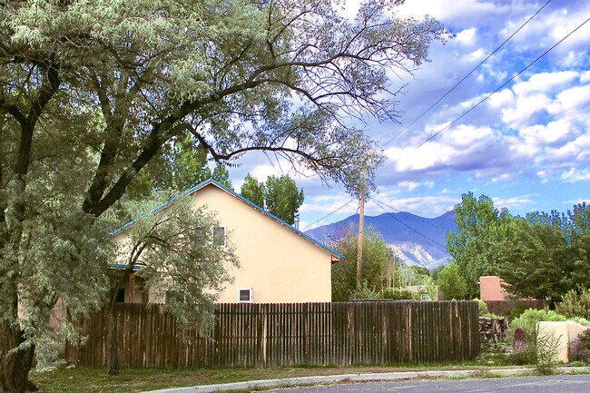 Exterior del estudio - 223 A Victor Ct