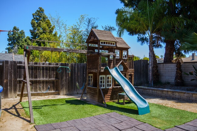 Building Photo - 5239 Hubbert St