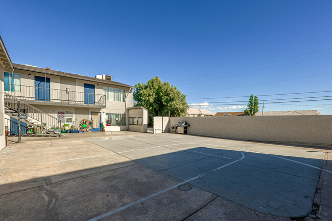 Foto del edificio - Skyline Apartments on Ferrell