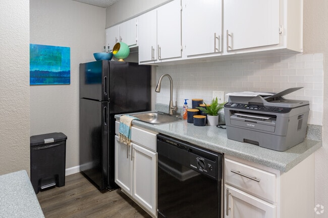 1HAB, 1BA 627 ft² - Starburst