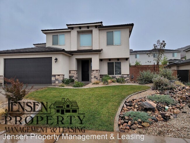 Foto del edificio - 6 br, 3.5 bath House - 3324 East Tanoak