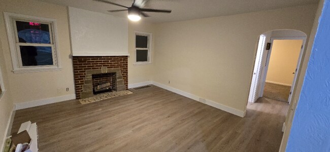 Building Photo - 2015 Rosemont Blvd