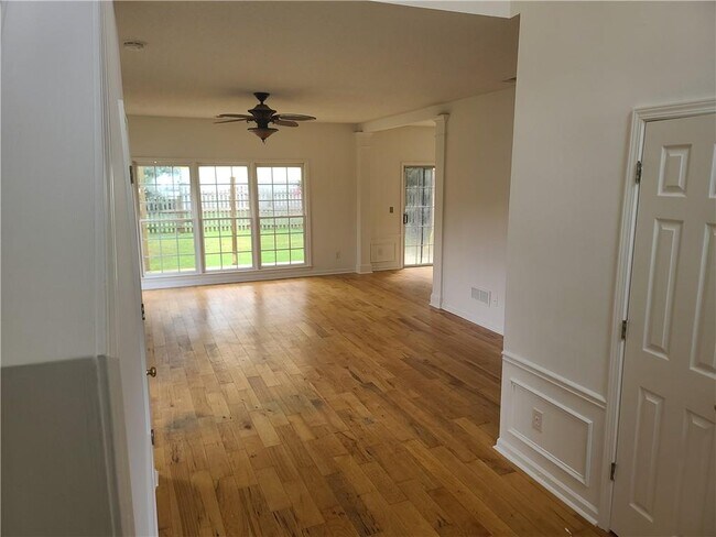 Building Photo - 6125 Pattingham Dr