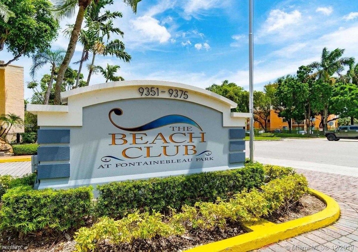Primary Photo - 9363 Fontainebleau Blvd