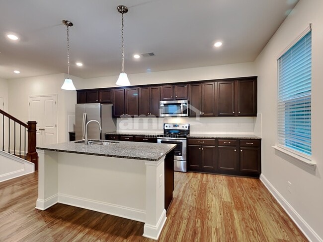 Building Photo - 3348 Okelly Dr