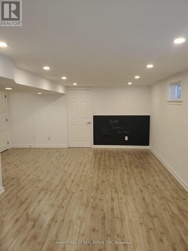 Building Photo - 347 Ella Ct