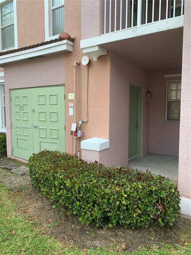 Building Photo - 6572 W Sample Rd