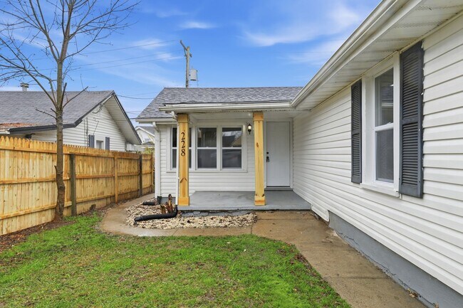 Foto del edificio - 228 E Siebenthaler Ave