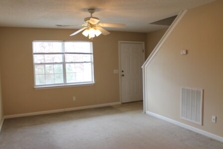 Foto del edificio - 42 Priscilla Dr