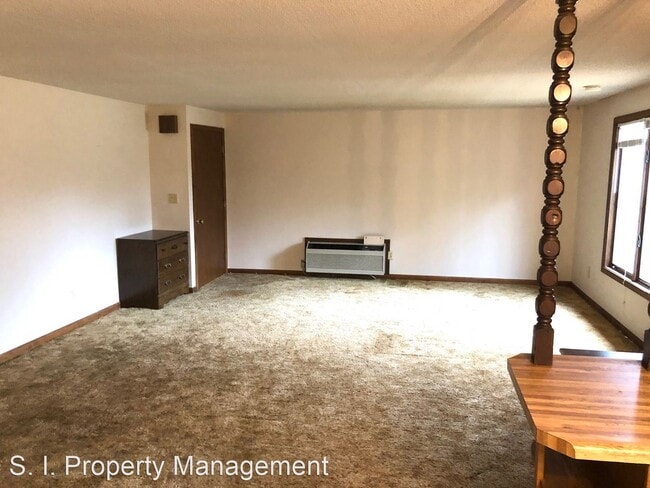 Building Photo - 105 N Violet Ln