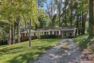 Building Photo - 325 Comet Dr