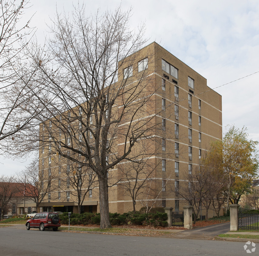 Building Photo - Amos Towers