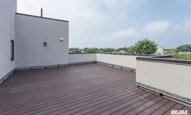 Foto del edificio - 43-12-43214 214th Pl